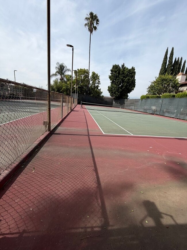 Building Photo - Townhome In Rosemead