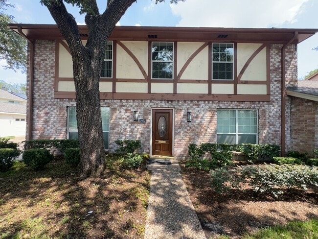 Building Photo - 1120 5th Ave N