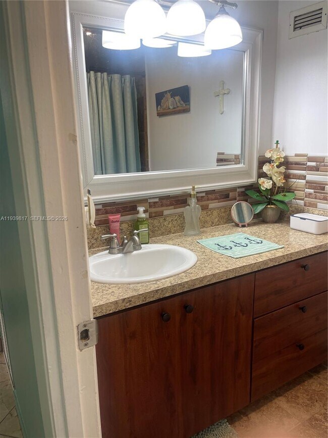 Building Photo - 430 Golden Isles Dr