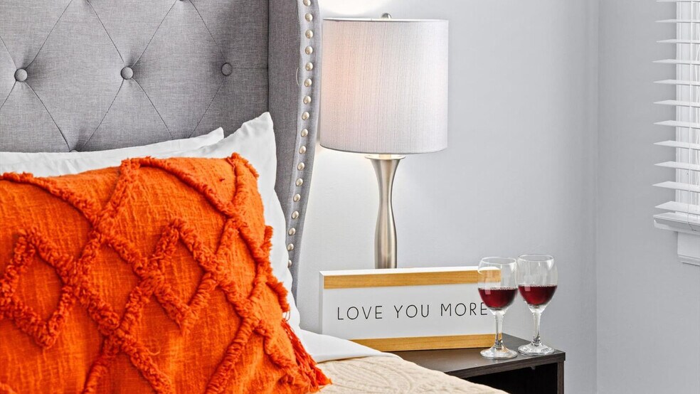 Building Photo - 714 West Ave