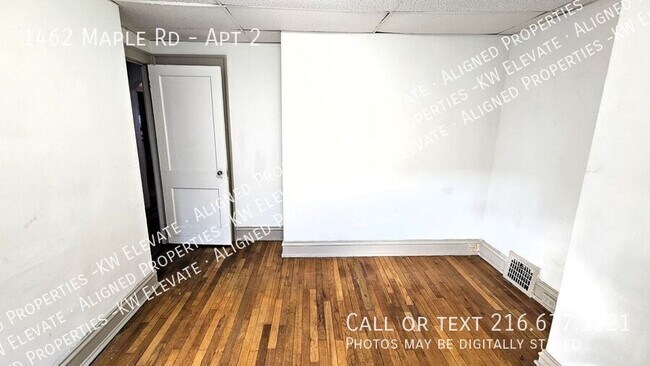 Building Photo - 1462 Maple Rd