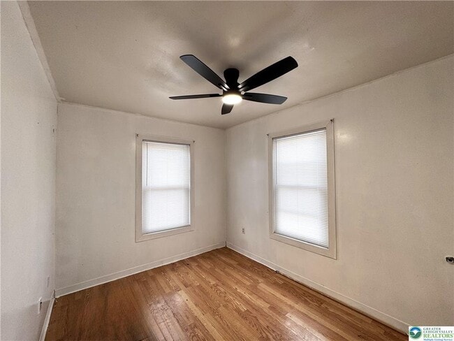 Building Photo - 527 Bradley St