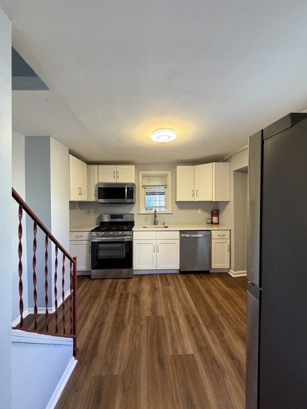 Building Photo - 638 N 5th St
