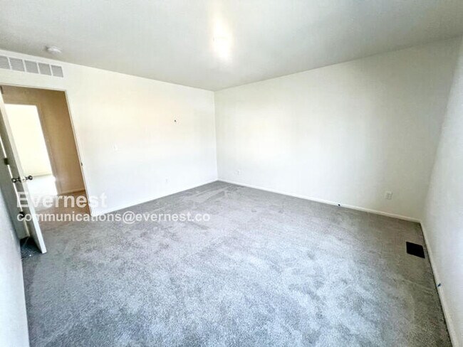 Building Photo - 3858 Riviera Ct