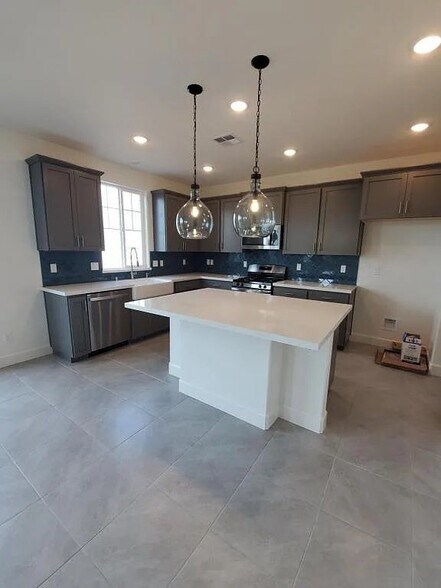 Building Photo - 8097 Oxbow Lndg Lp