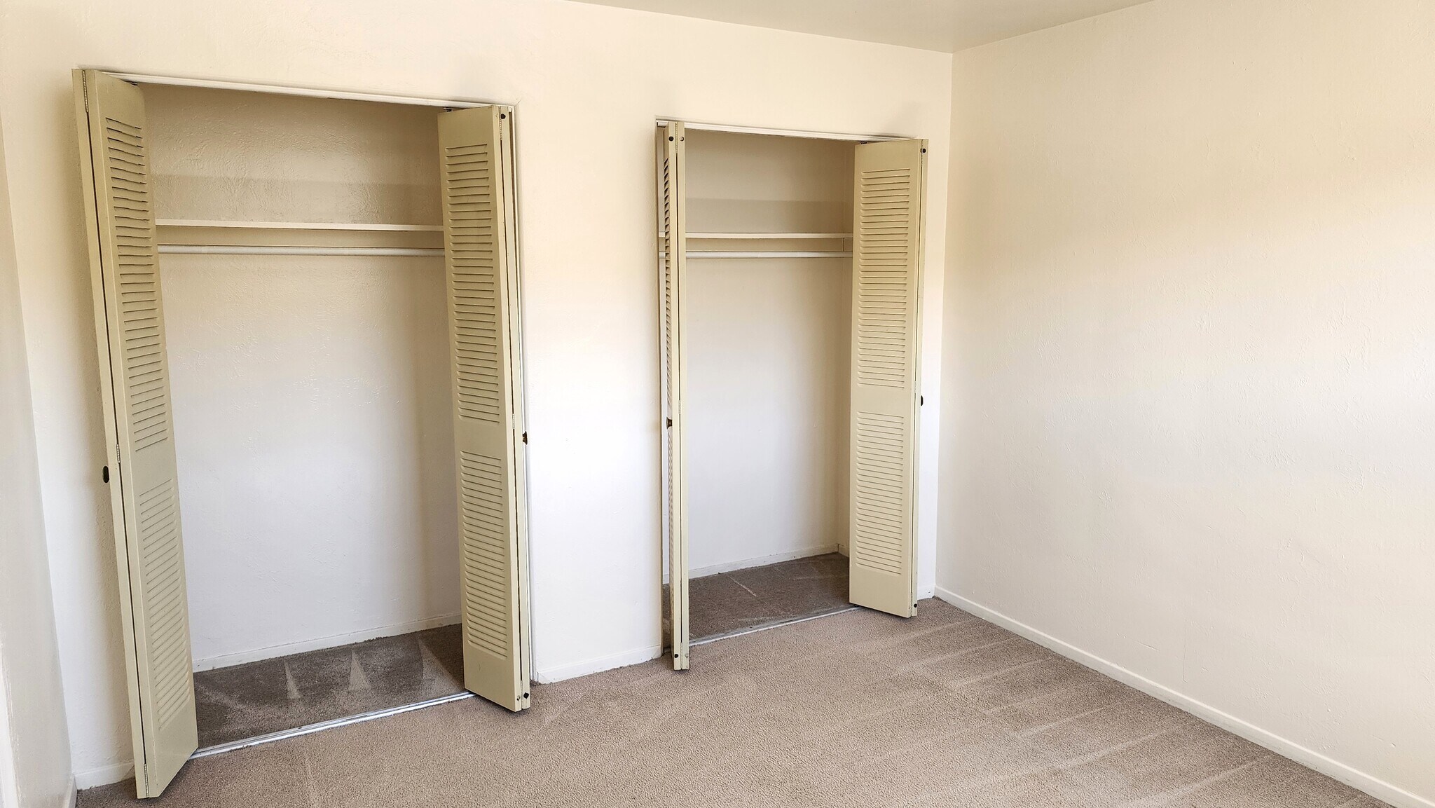 Building Photo - 925 S Washington St