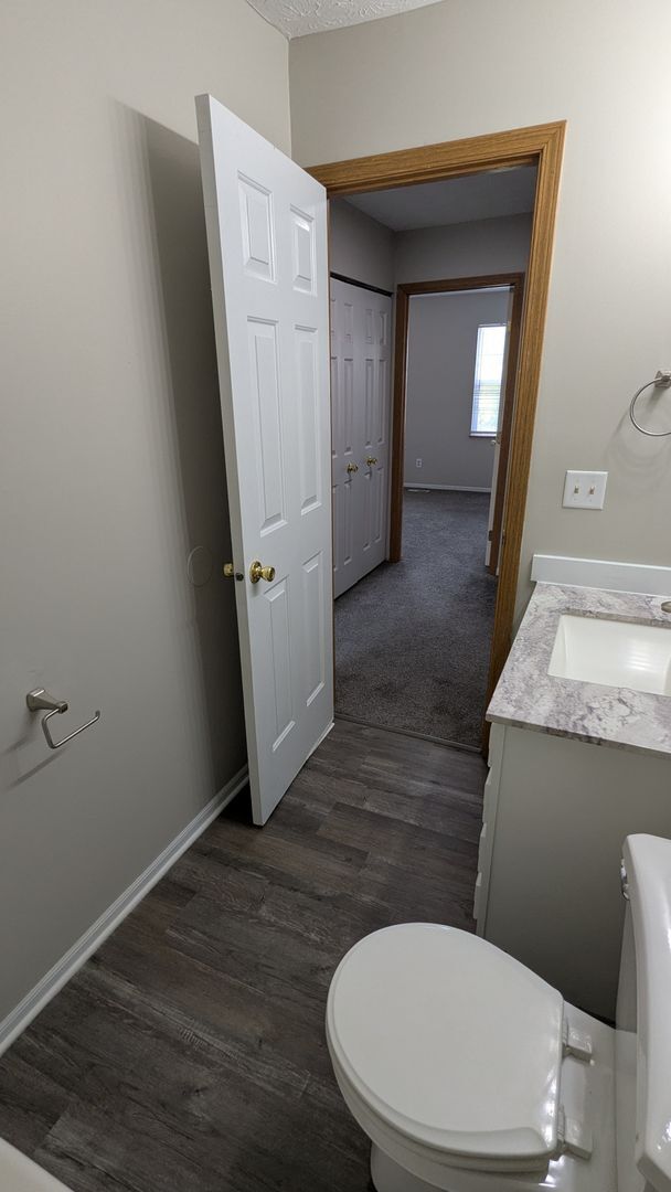 Building Photo - MN Cedar Village (859)