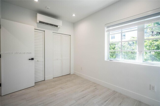 Building Photo - 960 Jefferson Ave