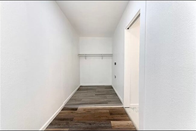 Building Photo - 3 bedroom 1 bath