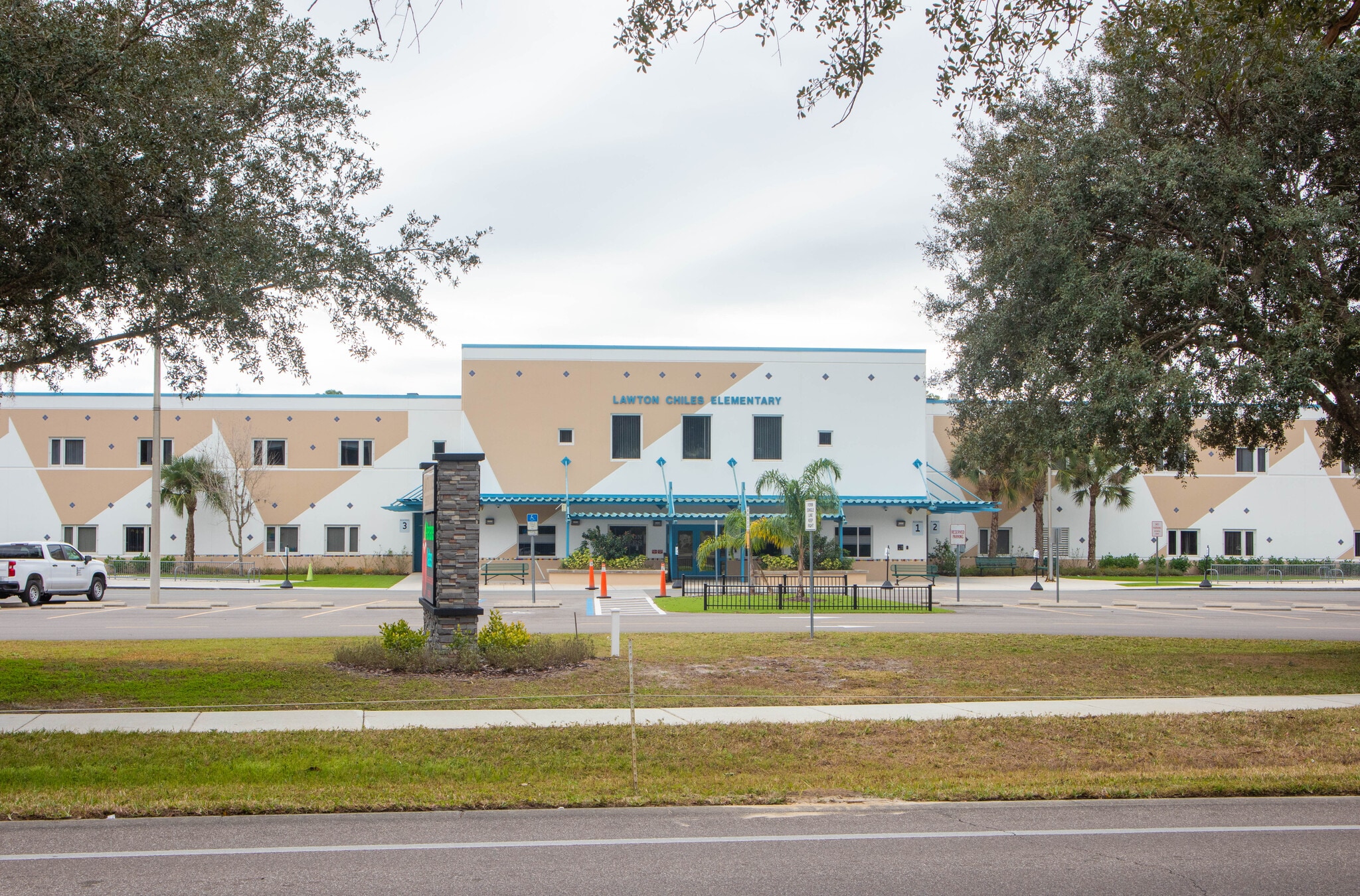 Building Photo - 5125 Palm Springs Blvd