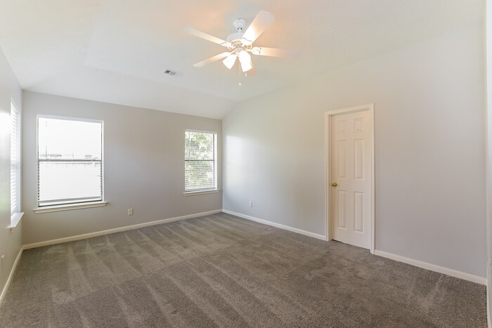 Building Photo - 3015 Quail Run Dr