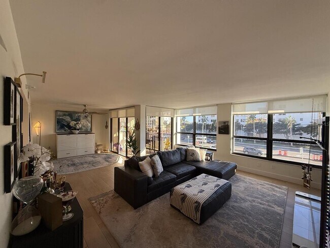 Building Photo - 11 Sunset Dr