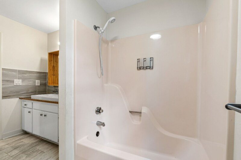 Building Photo - 111 Ticonderoga Dr