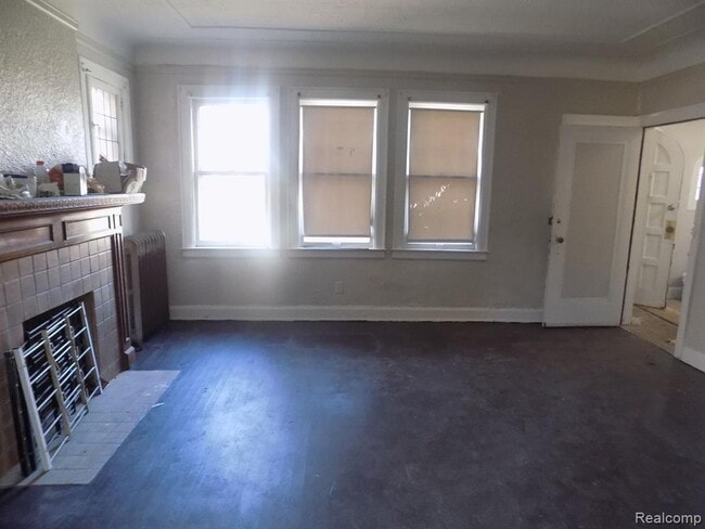 Building Photo - 14137 Mansfield St