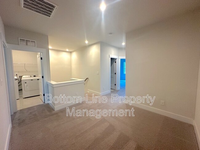 Building Photo - 9542 Munsing Dr