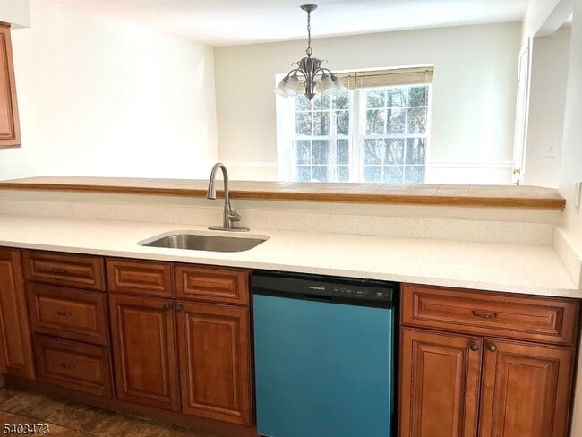 Building Photo - 246 Hyde Park Rd