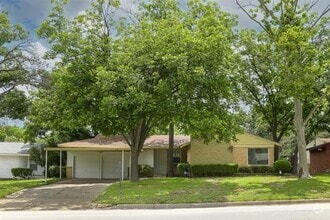 Building Photo - 4825 Trail Lake Dr