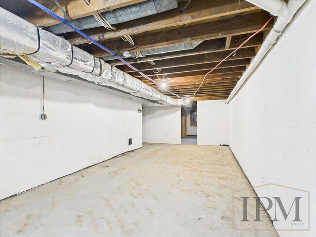 Building Photo - Available Now! Beautiful 3 Bedroom 2 Bath ...