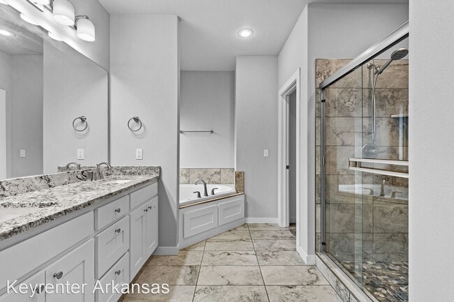 Building Photo - 4 br, 2 bath House - 206 Monroe St