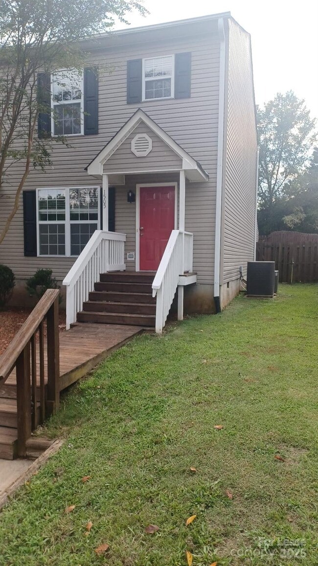 Building Photo - 1505 Flintwood Dr