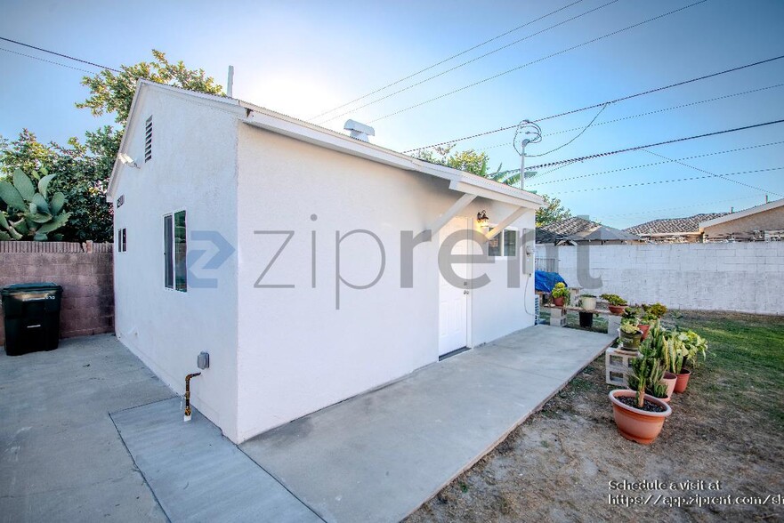 Building Photo - 12313 Lakewood Blvd