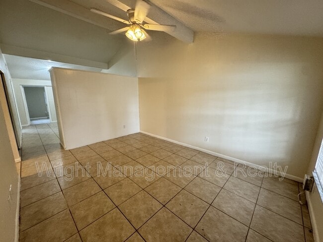 Building Photo - 8508 Pinehurst Dr