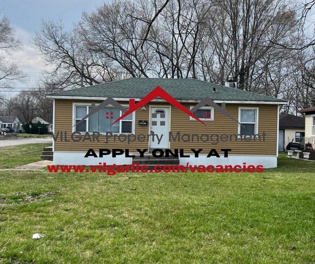 Building Photo - Gorgeous 3 spacious bedrooms, 1 attractive...