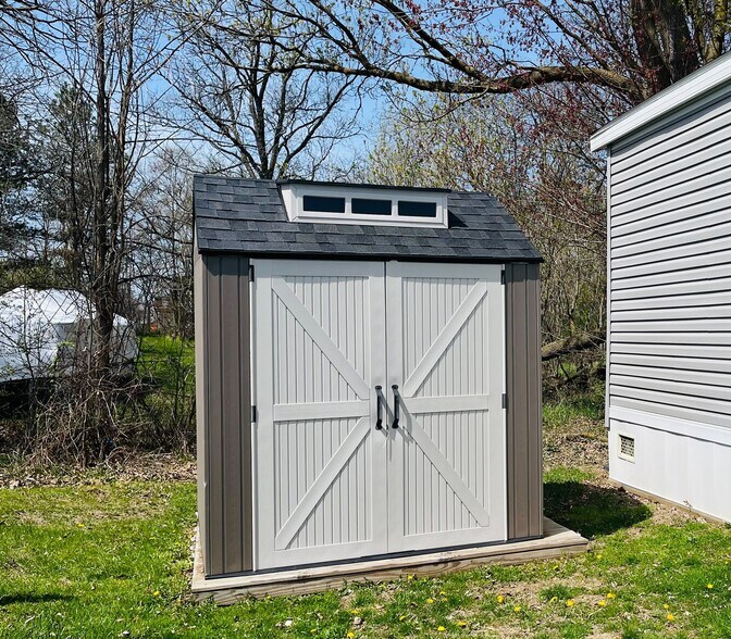 Building Photo - 11444 Oakgrove Dr