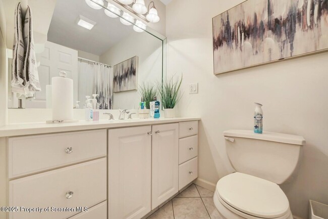 Building Photo - 11 Gilroy St