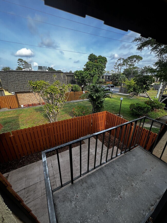 Building Photo - 1702 Park Meadows Dr