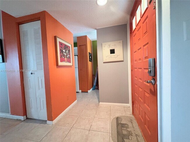 Building Photo - 929 Coral Club Dr