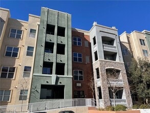 Building Photo - 32 E Serene Ave