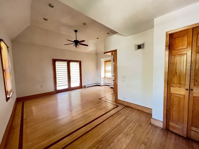 Building Photo - 325 Bogert Ave