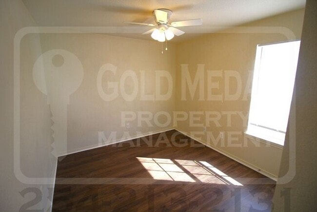 Building Photo - 2807 Leroy Cir