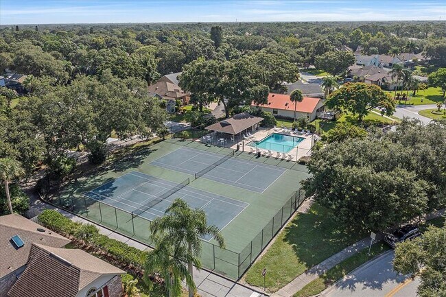 Building Photo - 4814 Country Oaks Blvd