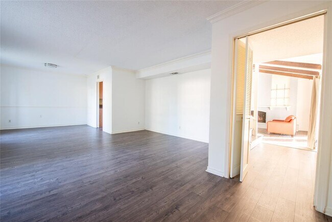 Building Photo - 5510 Chadwyck Dr