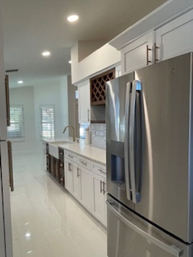 Building Photo - Carrollwood area , Andover Community , 3 Bedroom 2 Bath with beautiful Outdoor Living space. For ...