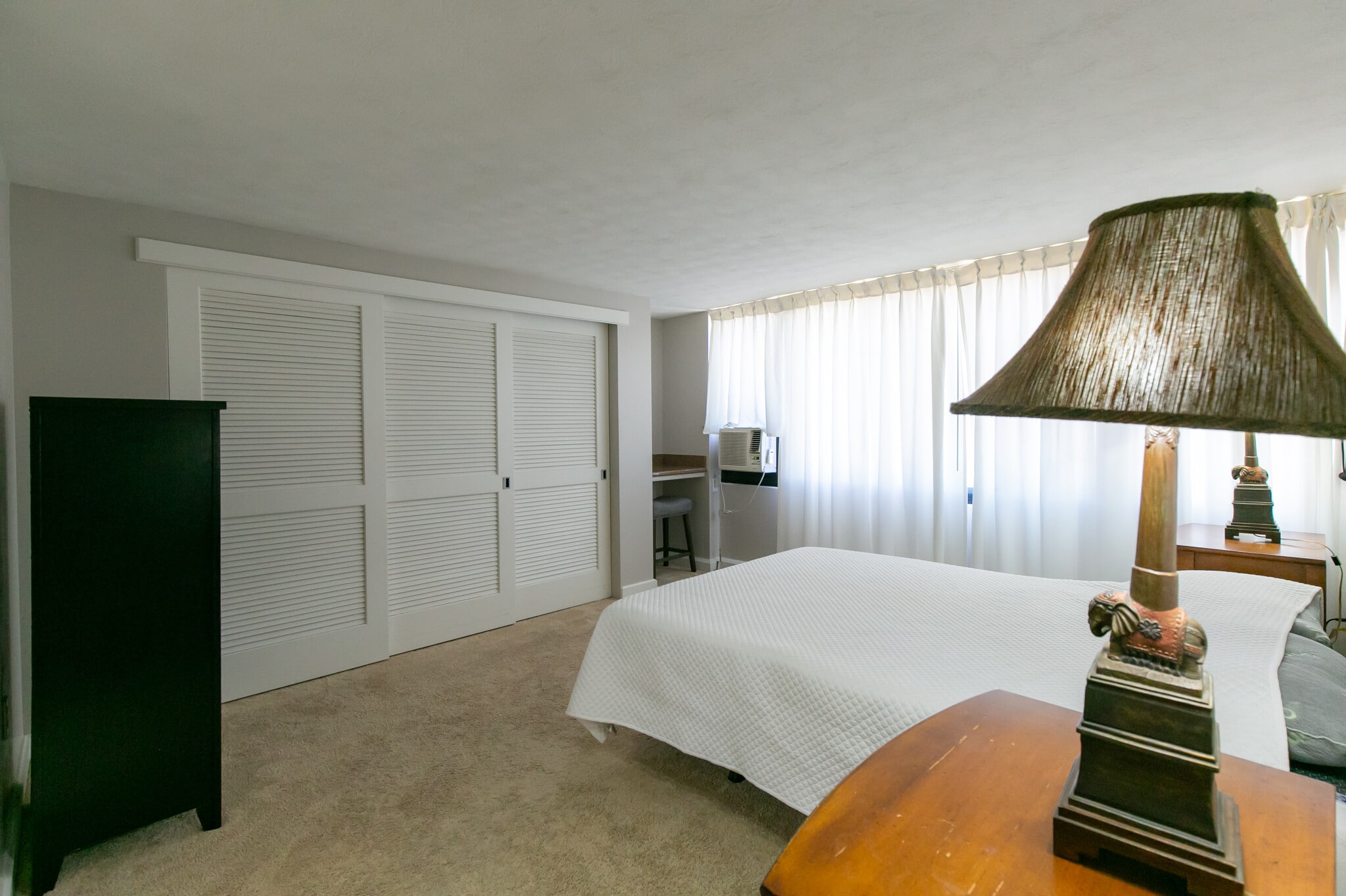 Guest - 343 Hobron Ln