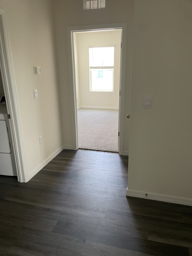 Building Photo - 1005 Ellerston St