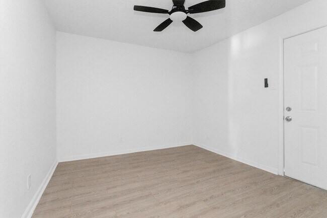 Building Photo - 16016 Green Manor Dr