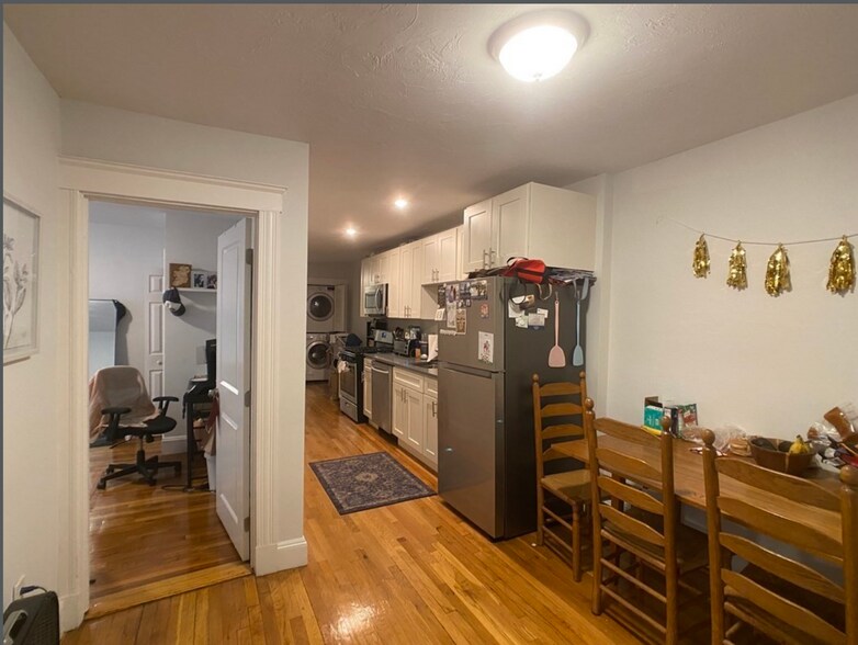 Primary Photo - 78 Perkins St