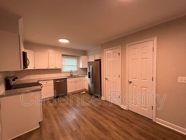 Building Photo - 432 S Kerr Ave