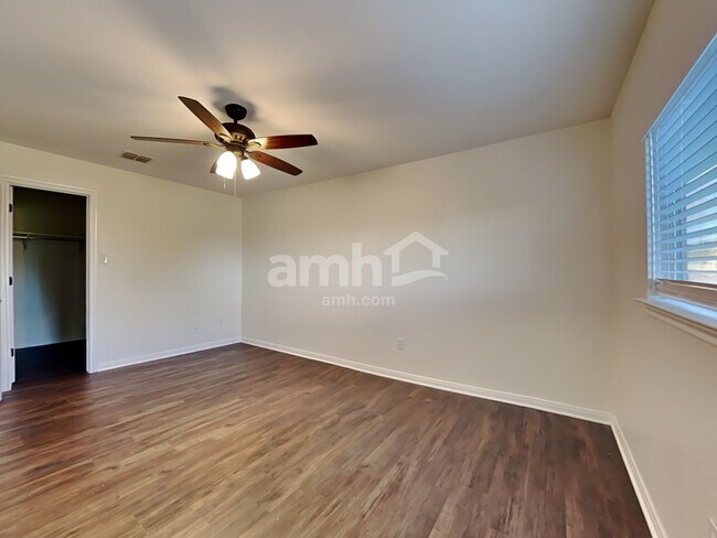 Building Photo - 1310 Laurel Lake