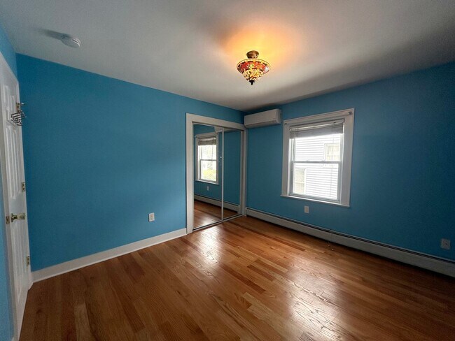 Building Photo - 321 Hemlock St