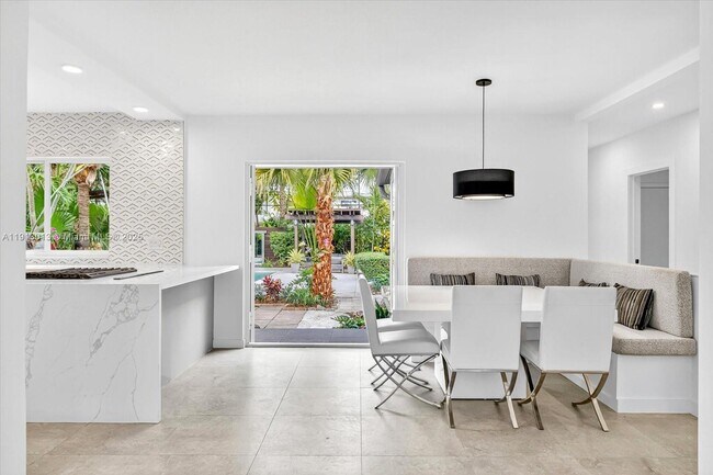 Building Photo - 863 NE 90th St