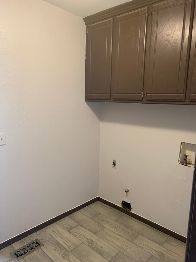 Building Photo - 3717 Windscape Ave