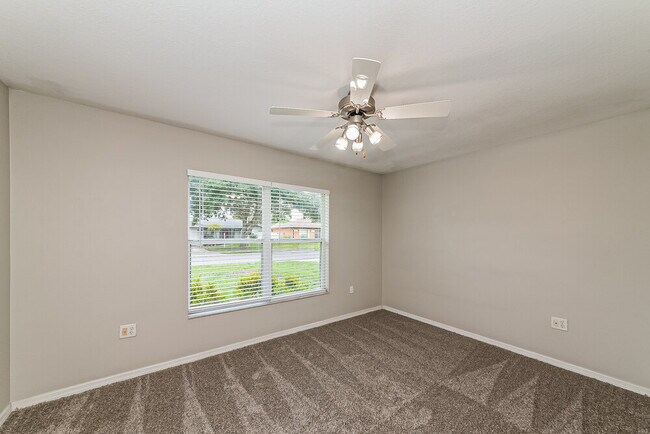 Building Photo - 2815 93rd Ct E