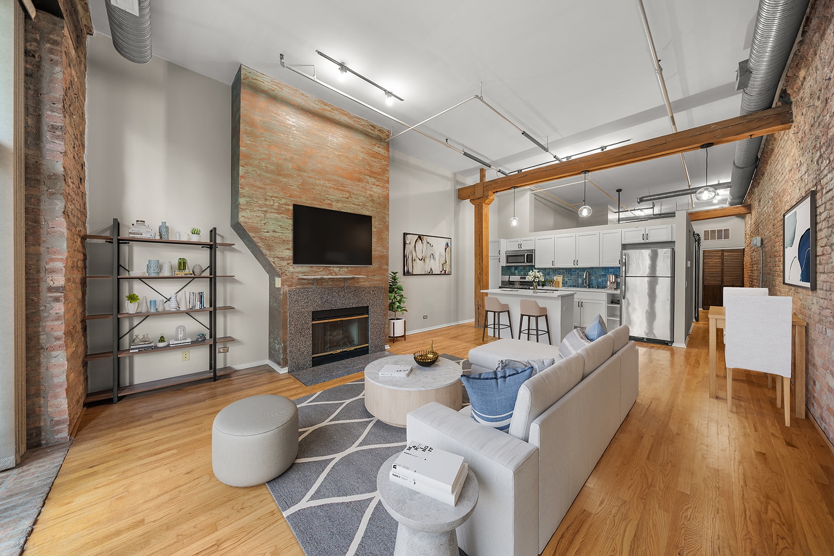 Living Room View 4 - 1525 S Michigan Ave