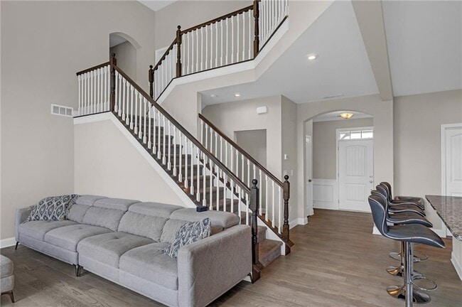 Building Photo - 1645 Hillcrest Dr