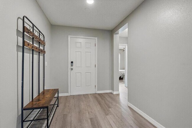 Building Photo - 326 Elderberry Dr
